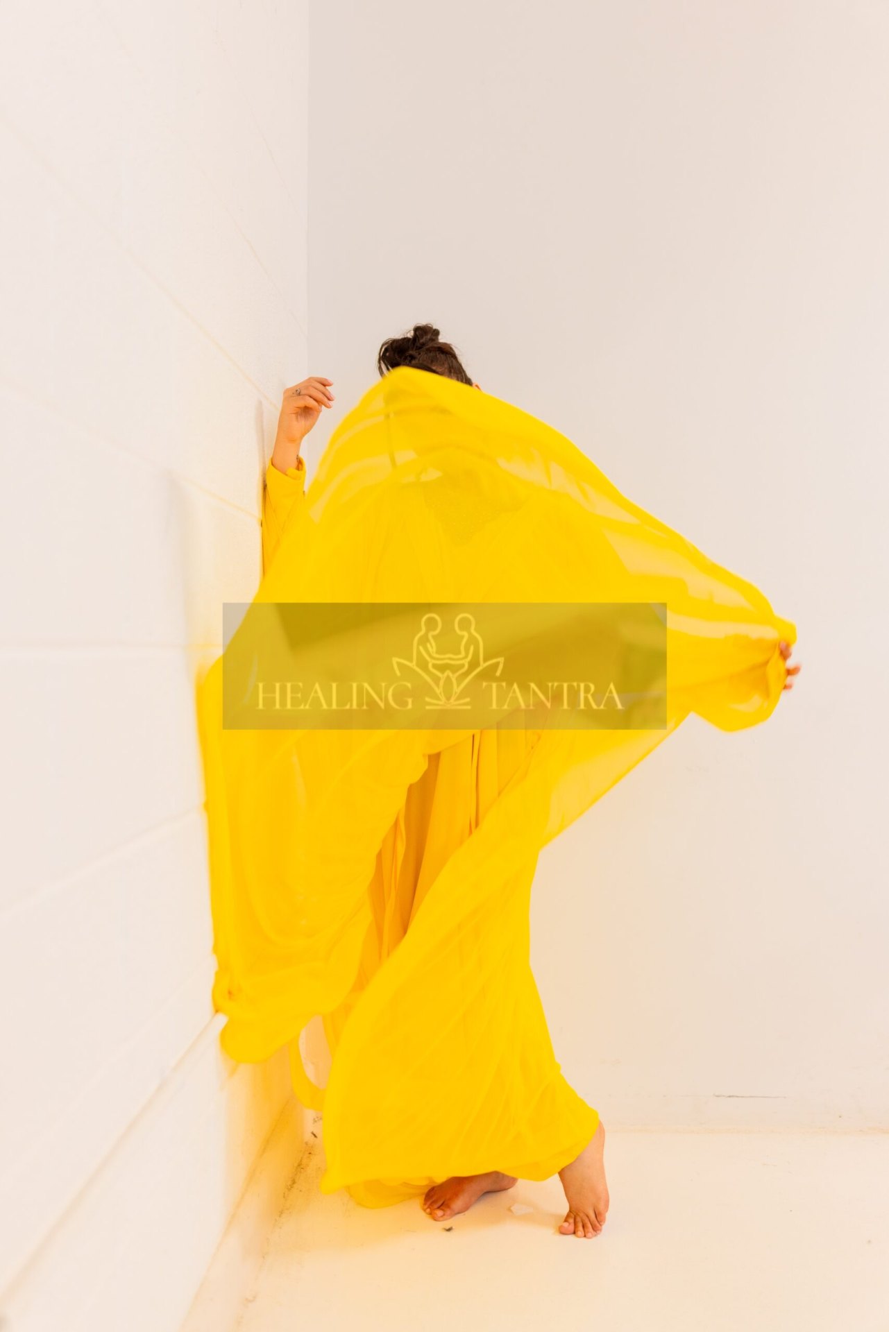 A veil of saffron in stillness